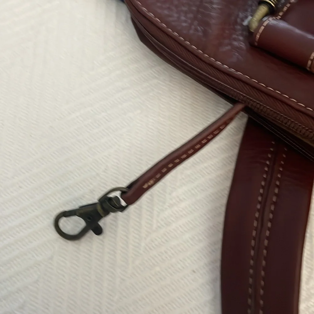 Messager Handbag. - Picture 6 of 6